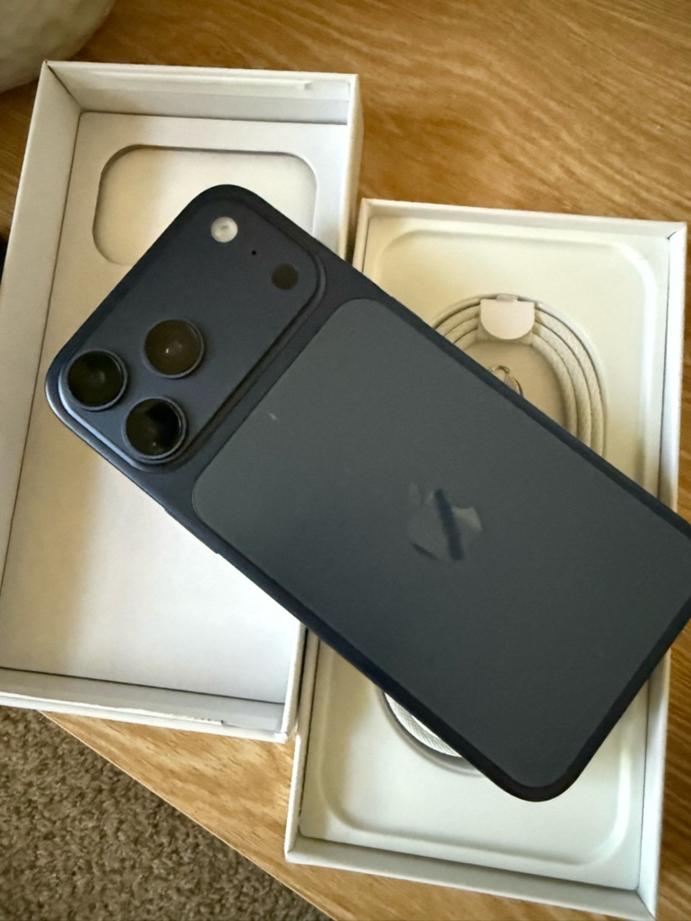 Apple iPhone 17 Pro Max - Deep Navy Blue